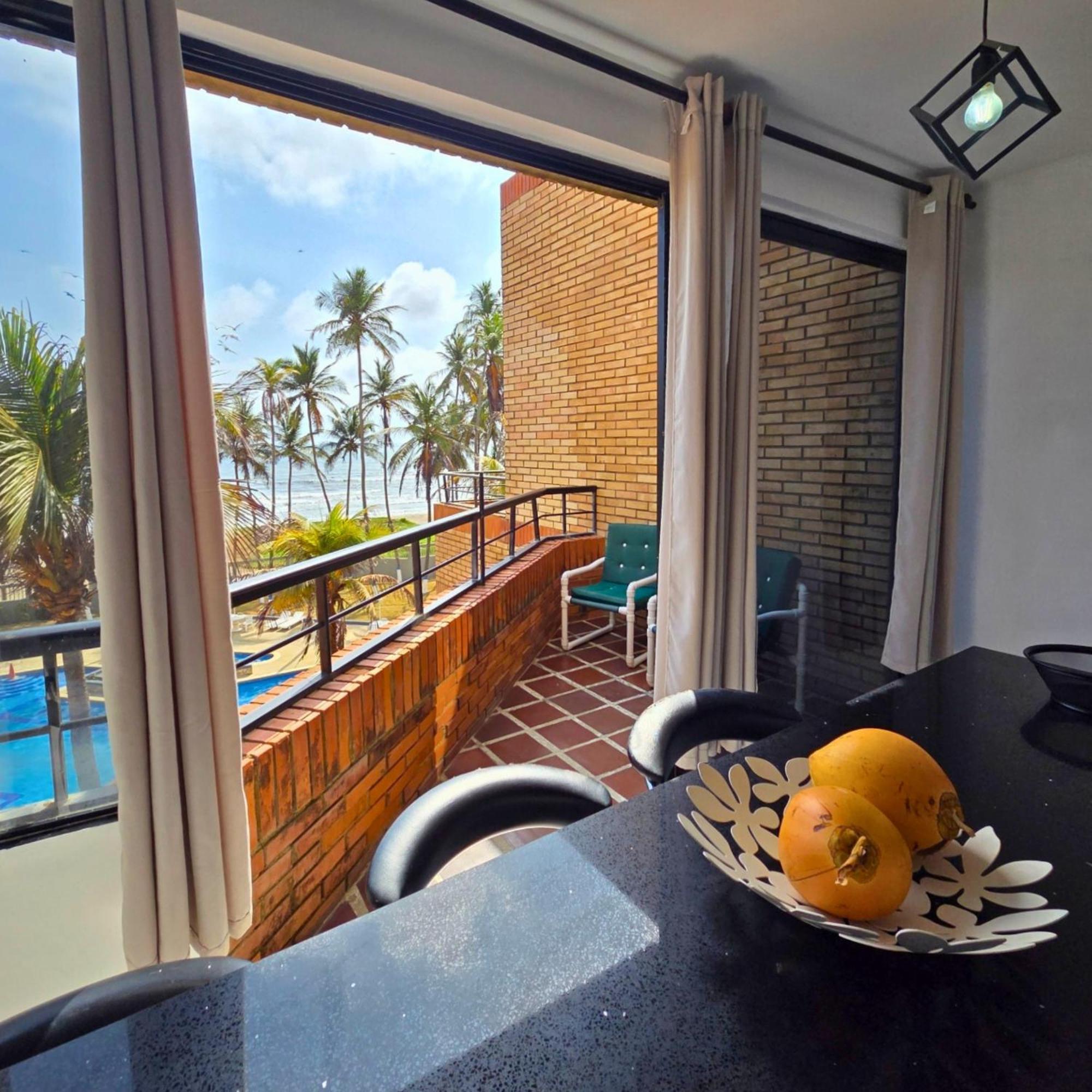 Апартаменты Tucacas, Frente Al Mar, Balcon, Piscina Y Playa Privada Экстерьер фото