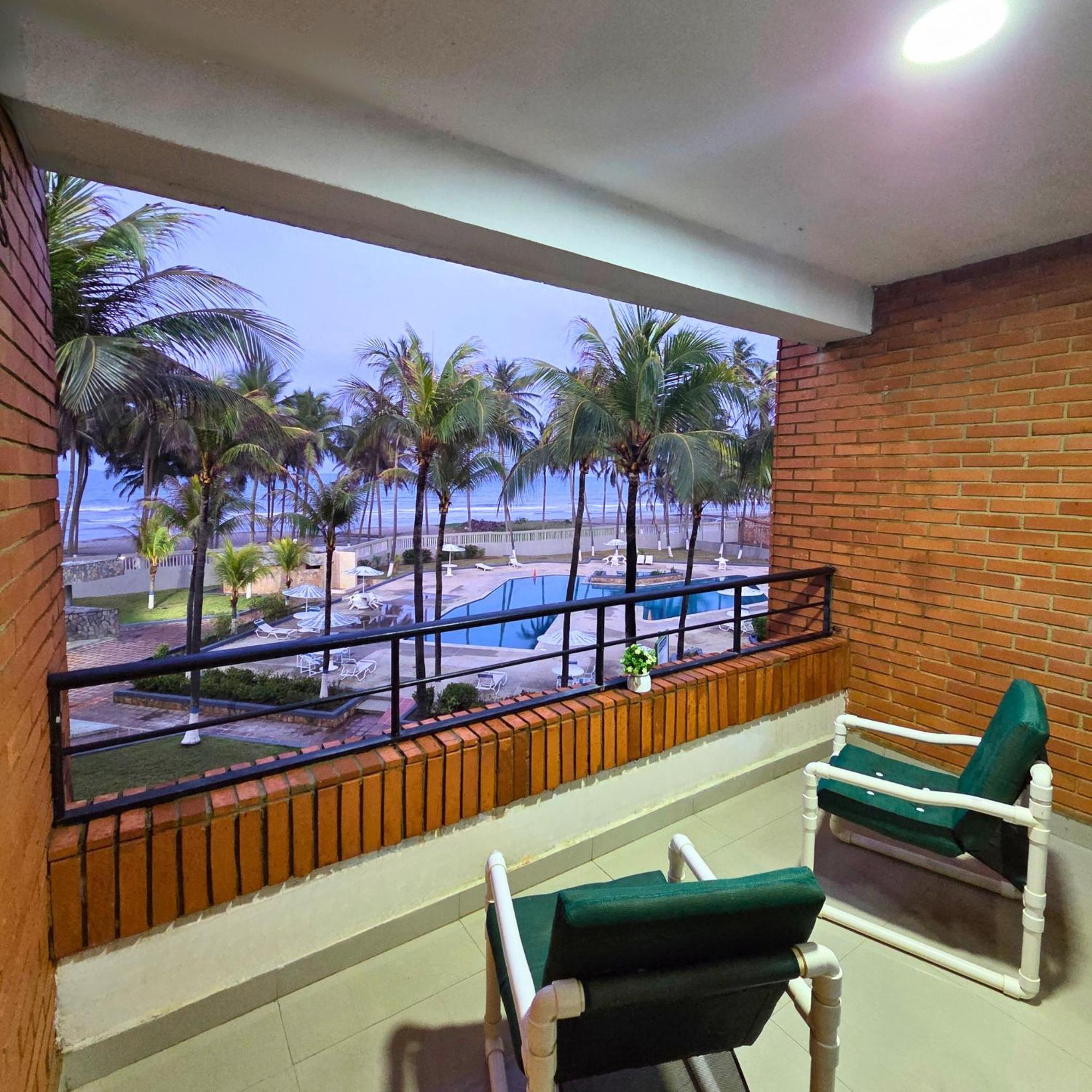 Апартаменты Tucacas, Frente Al Mar, Balcon, Piscina Y Playa Privada Экстерьер фото