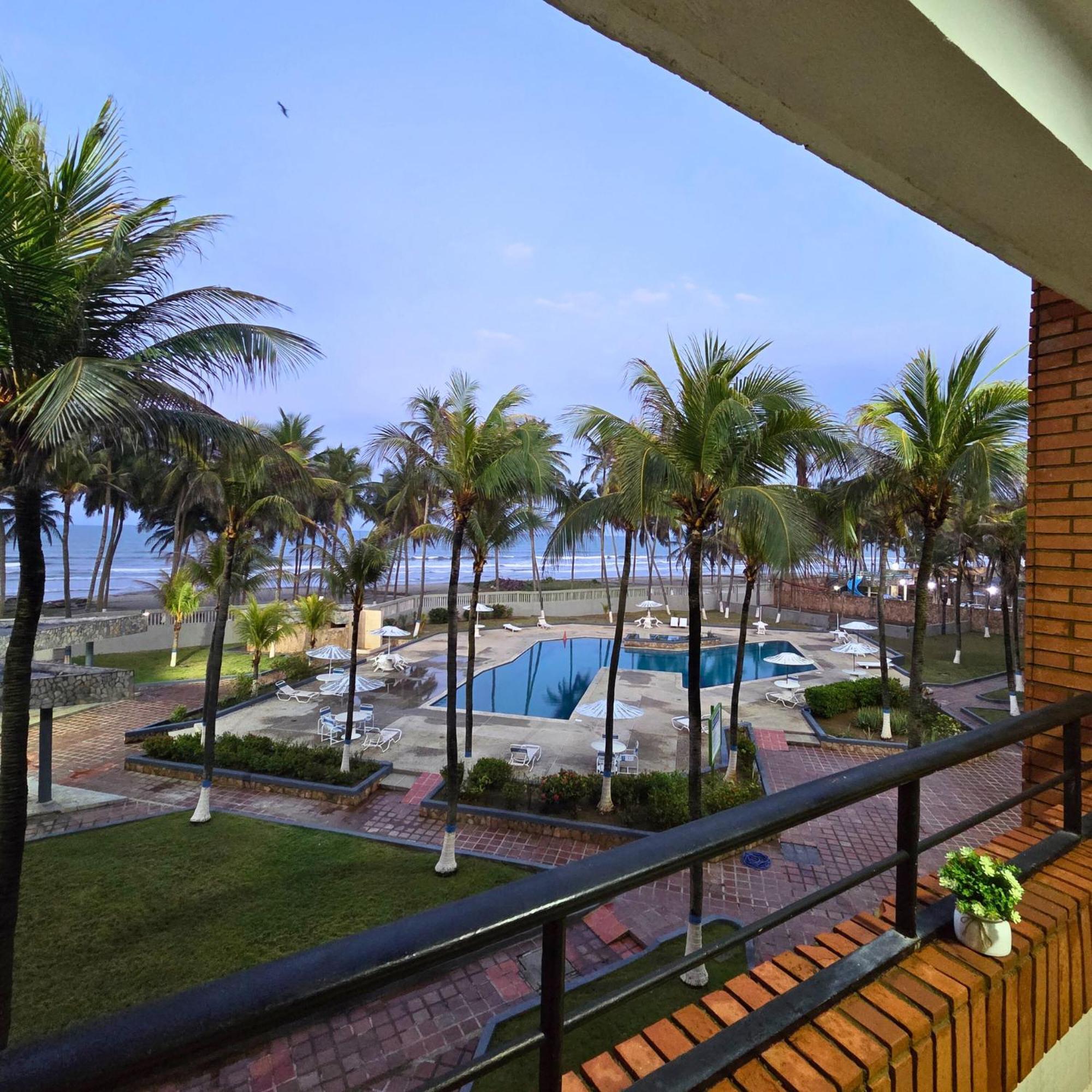 Апартаменты Tucacas, Frente Al Mar, Balcon, Piscina Y Playa Privada Экстерьер фото