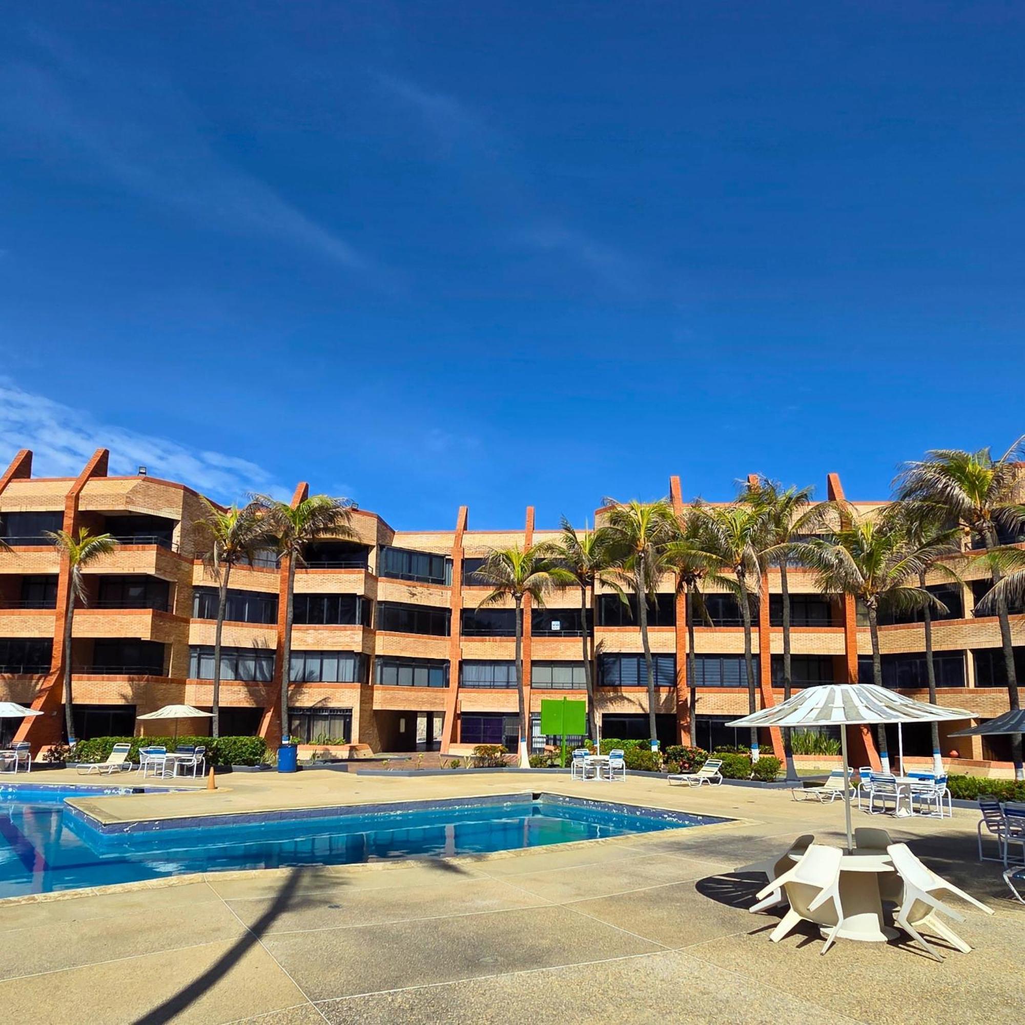 Апартаменты Tucacas, Frente Al Mar, Balcon, Piscina Y Playa Privada Экстерьер фото
