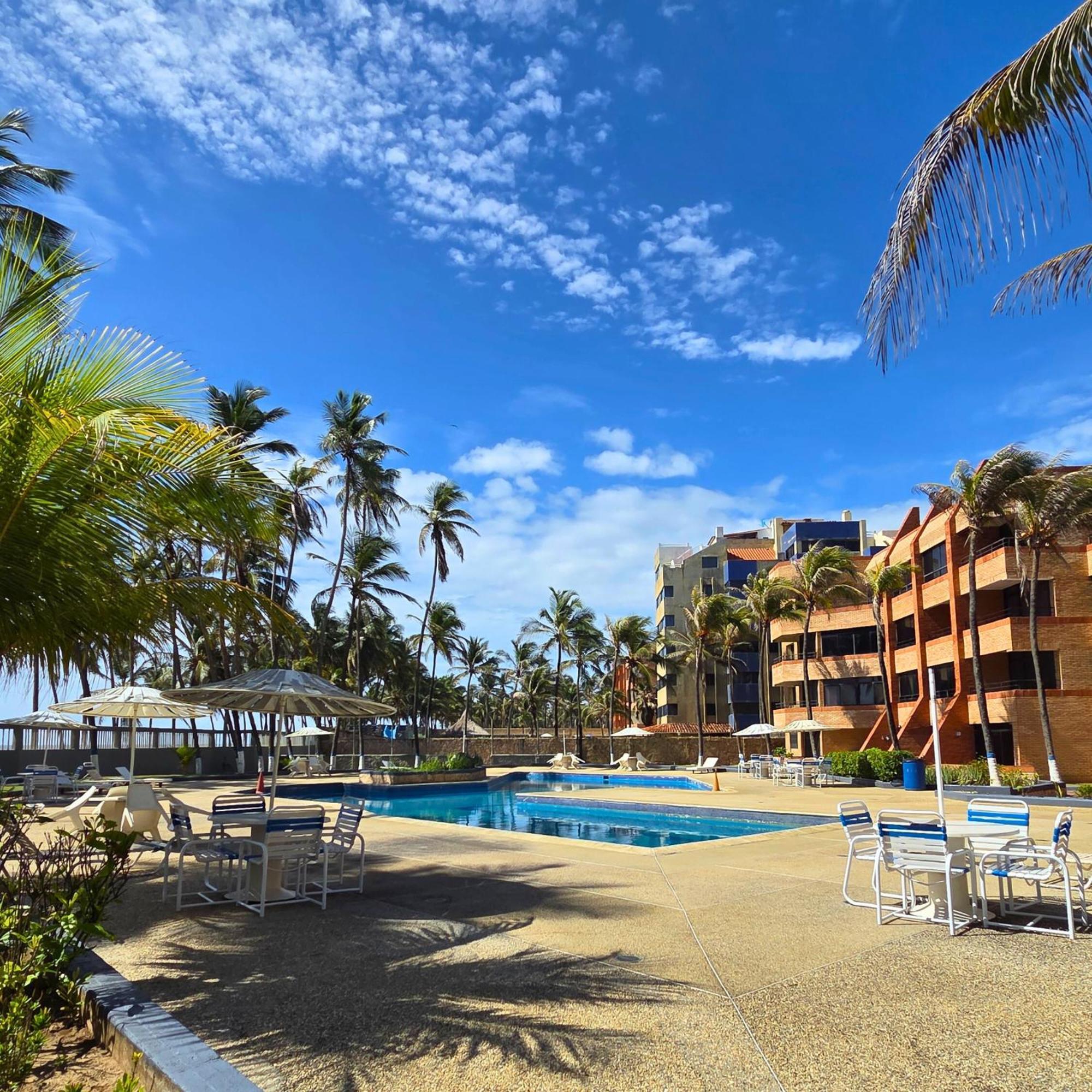 Апартаменты Tucacas, Frente Al Mar, Balcon, Piscina Y Playa Privada Экстерьер фото